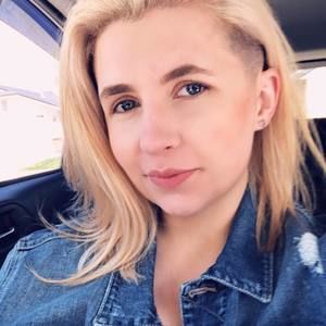 Meet your Posher, Chloe